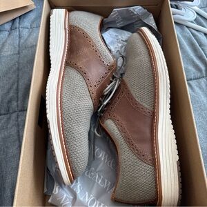 Johnston & Murphy Tan and Gray Oxfords